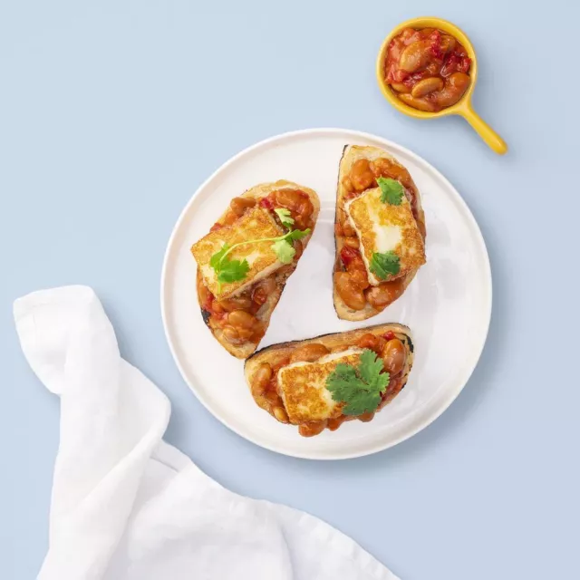 LOBYA VƏ QIZARDILMIŞ HALUMİ İLƏ BRUSKETTA